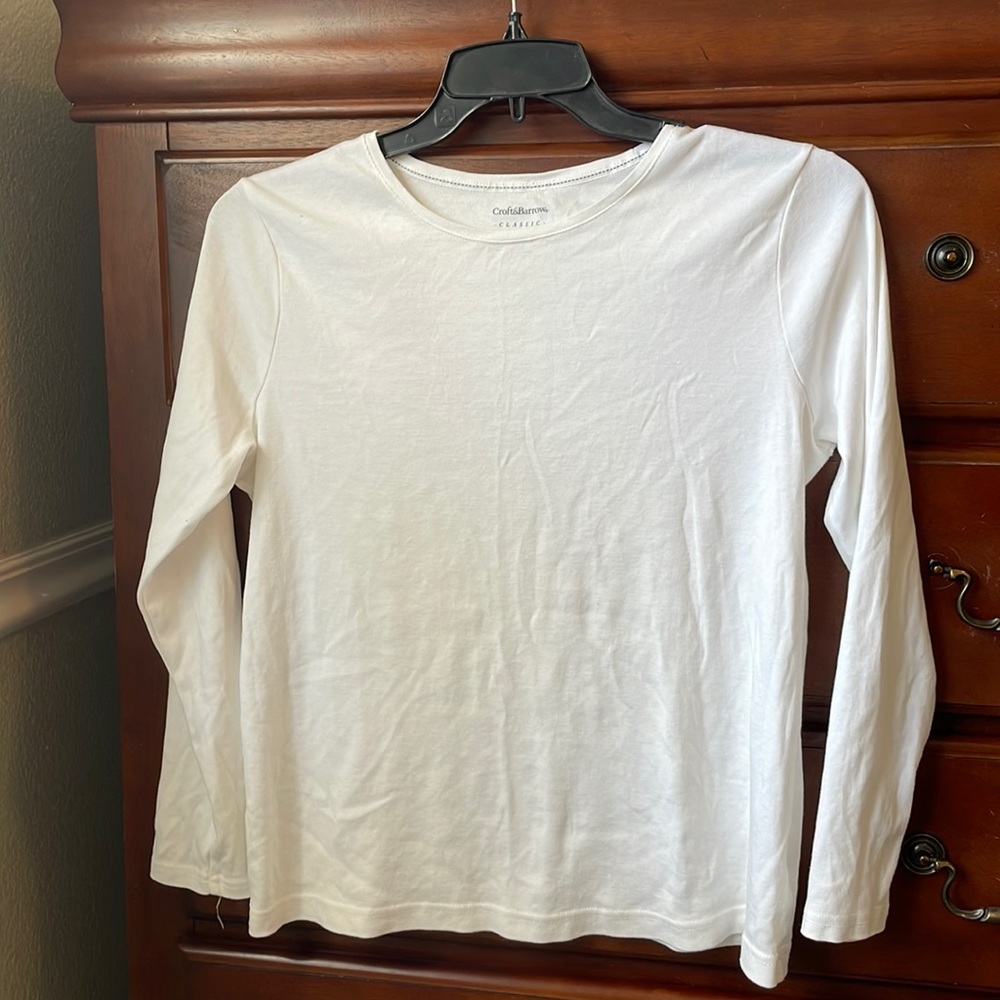 Croft&Barrow white plain long sleeve woman’s shirt. Size:PL